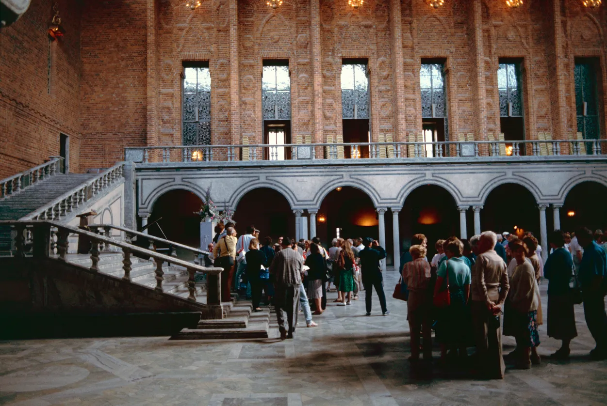 En guidad visning i Stockholms stadshus och de praktfulla salarna den berömda Blå hallen och Gyllene salen
